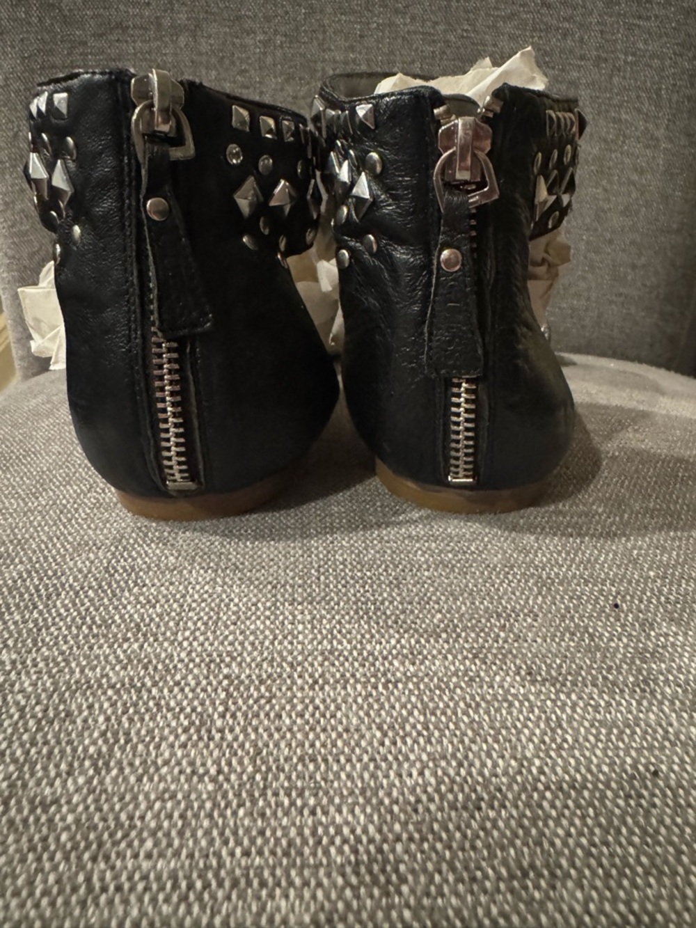 GUESS Black Studded Gladiator Sandals Size 7 Edgy Rocker Chic Ankle Strap Flats - Picture 6 of 7
